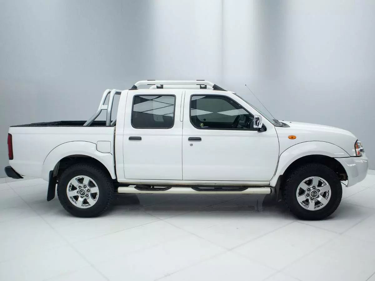 Vehicle Image for 4/17for Nissan NP300 Hardbody 2.4 Double Cab Hi-Rider